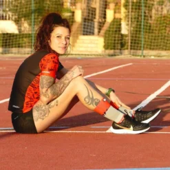 CAMISETA DE RUNNING #SOYMARATON Para MUJER - KAMUABU Color ROJO/NEGRO 110grs -Deporte Total Shop camiseta de running soymaraton para mujer kamuabu color rojonegro 110grs 3