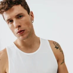 Kalenji Camiseta Running Dry Hombre Blanco Sin Mangas Transpirable 9 Kalenji Camiseta Running Dry Hombre Blanco Sin Mangas Transpirable -Deporte Total Shop camiseta running dry hombre blanco sin mangas transpirable 3