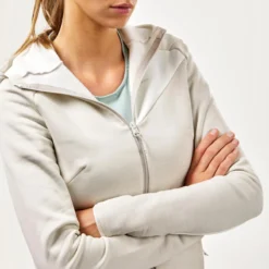 Chaqueta Polar De Montaña Y Trekking Con Capucha Mujer Quechua MH900 Blanco -Deporte Total Shop chaqueta polar de montaa y trekking con capucha mujer quechua mh900 blanco 3