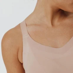 Kalenji SUJETADOR-TOP DEPORTIVO NUDE CONFORT SUJECIÓN ALTA 8 Kalenji SUJETADOR-TOP DEPORTIVO NUDE CONFORT SUJECIÓN ALTA -Deporte Total Shop sujetador top deportivo nude confort sujecion alta 2